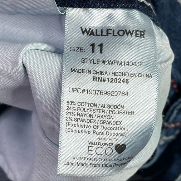 Wallflower Feisty Curvy Jeans Women's 11 Blue Bootcut Low Rise Dark Wash Stretch - Picture 4 of 10